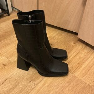 Princess Polly , boots